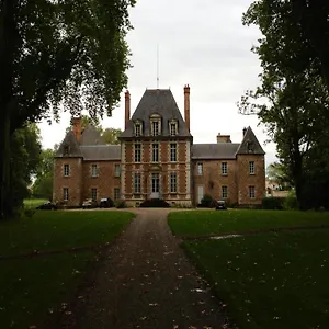 https://chateau-de-villars-villeneuve-sur-allier.hotels-rhonealpes.com